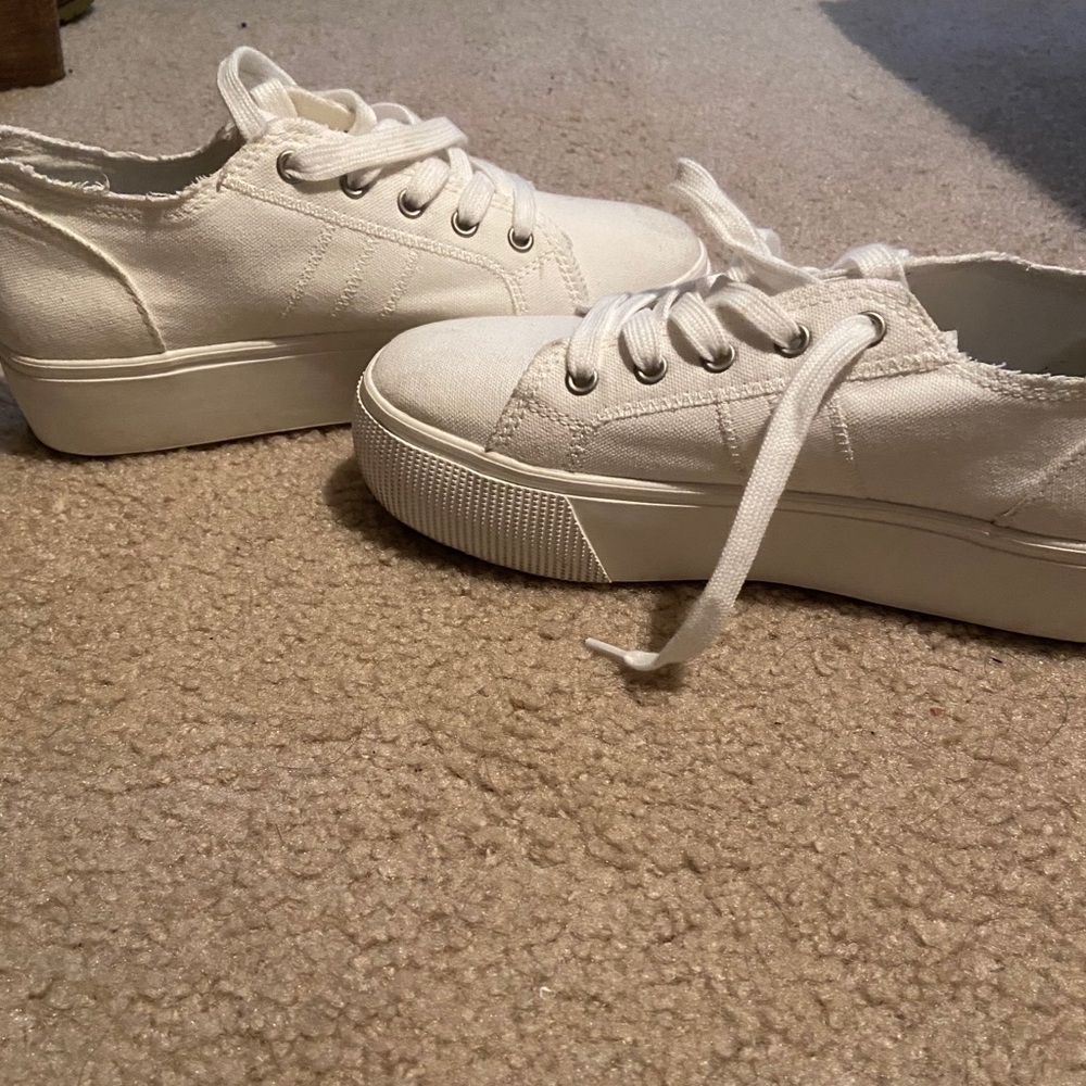 White platform gym shoes